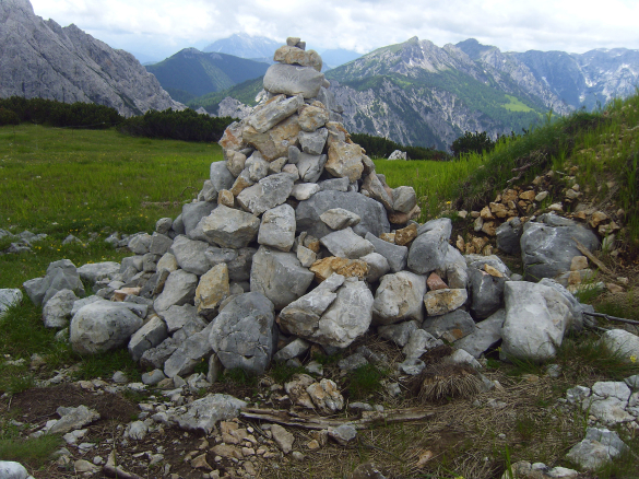  Der gute Gott sei mit dir. Er halte seine Hand &uuml;ber dich, damit sie dich sch&uuml;tze und du gewiss sein kannst: Er hat dich gewollt seit...